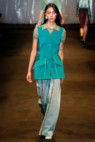 Look 4